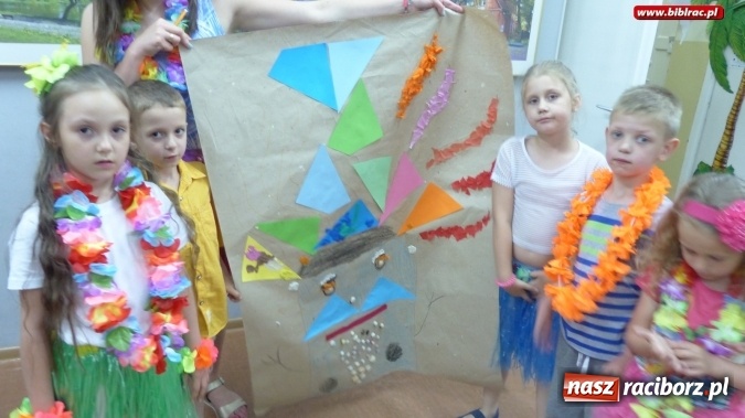 Zdjęcie w galerii na portalu naszraciborz.pl: W bibliotece jak na Hawajach  wiadomości z regionu