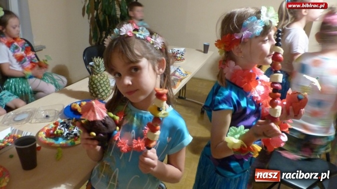Zdjęcie w galerii na portalu naszraciborz.pl: W bibliotece jak na Hawajach  wiadomości z regionu