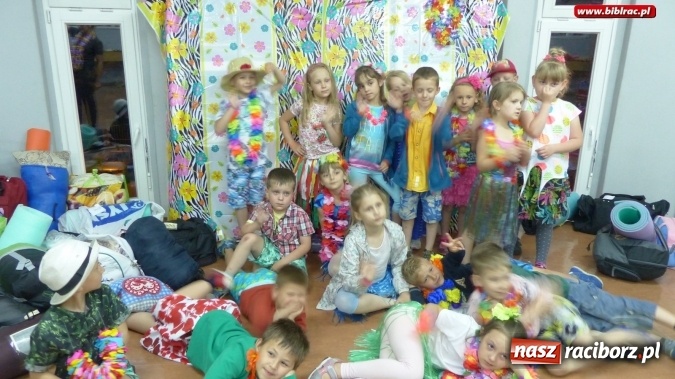 Zdjęcie w galerii na portalu naszraciborz.pl: W bibliotece jak na Hawajach  wiadomości z regionu