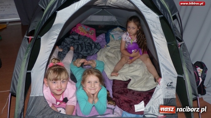 Zdjęcie w galerii na portalu naszraciborz.pl: W bibliotece jak na Hawajach  wiadomości z regionu