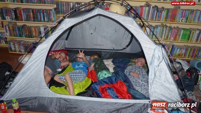 Zdjęcie w galerii na portalu naszraciborz.pl: W bibliotece jak na Hawajach  wiadomości z regionu