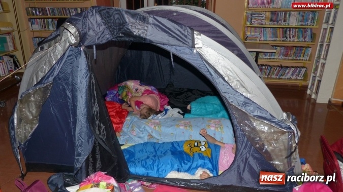 Zdjęcie w galerii na portalu naszraciborz.pl: W bibliotece jak na Hawajach  wiadomości z regionu