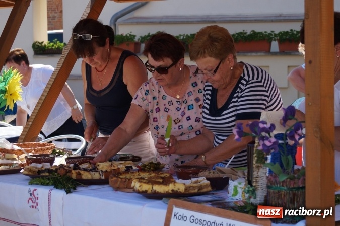 Zdjęcie w galerii na portalu naszraciborz.pl: Czym Nędza bogata! po raz czwarty na raciborskim zamku  wiadomości z regionu
