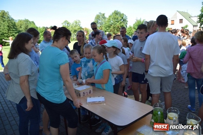 Zdjęcie w galerii na portalu naszraciborz.pl: Zespół Szkolno-Przedszkolny nr 2 po raz trzeci zorganizował piknik sportowo-rodzinny wiadomości z regionu