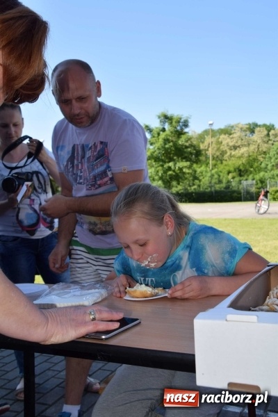 Zdjęcie w galerii na portalu naszraciborz.pl: Zespół Szkolno-Przedszkolny nr 2 po raz trzeci zorganizował piknik sportowo-rodzinny wiadomości z regionu