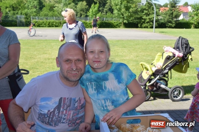 Zdjęcie w galerii na portalu naszraciborz.pl: Zespół Szkolno-Przedszkolny nr 2 po raz trzeci zorganizował piknik sportowo-rodzinny wiadomości z regionu