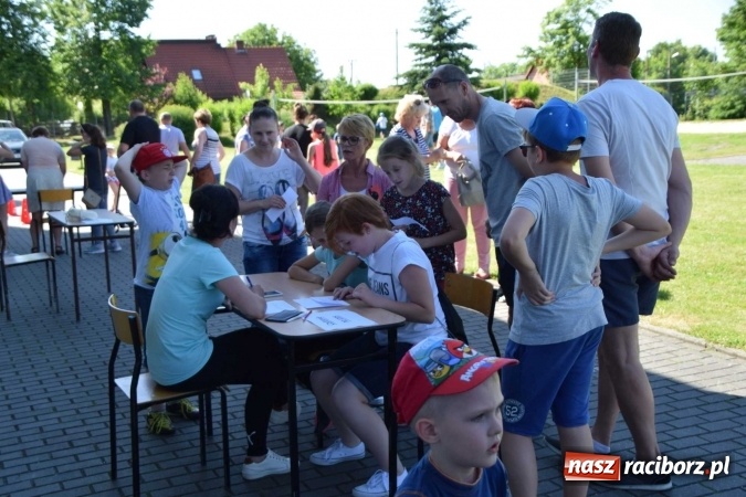 Zdjęcie w galerii na portalu naszraciborz.pl: Zespół Szkolno-Przedszkolny nr 2 po raz trzeci zorganizował piknik sportowo-rodzinny wiadomości z regionu