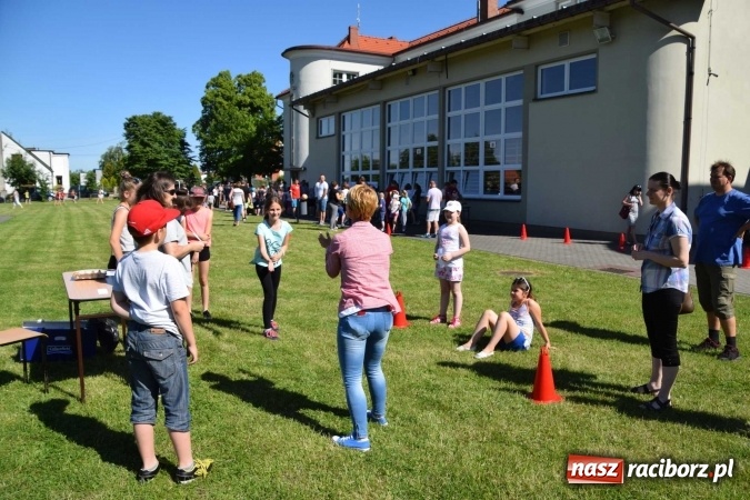 Zdjęcie w galerii na portalu naszraciborz.pl: Zespół Szkolno-Przedszkolny nr 2 po raz trzeci zorganizował piknik sportowo-rodzinny wiadomości z regionu