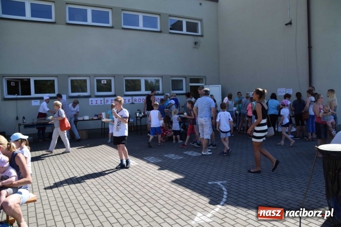 Zdjęcie w galerii na portalu naszraciborz.pl: Zespół Szkolno-Przedszkolny nr 2 po raz trzeci zorganizował piknik sportowo-rodzinny wiadomości z regionu