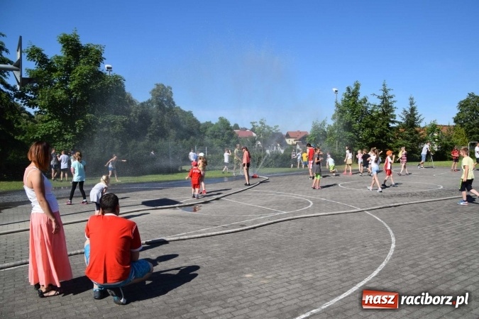 Zdjęcie w galerii na portalu naszraciborz.pl: Zespół Szkolno-Przedszkolny nr 2 po raz trzeci zorganizował piknik sportowo-rodzinny wiadomości z regionu