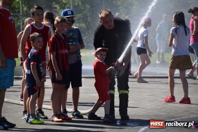 Zdjęcie w galerii na portalu naszraciborz.pl: Zespół Szkolno-Przedszkolny nr 2 po raz trzeci zorganizował piknik sportowo-rodzinny wiadomości z regionu