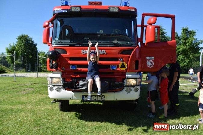 Zdjęcie w galerii na portalu naszraciborz.pl: Zespół Szkolno-Przedszkolny nr 2 po raz trzeci zorganizował piknik sportowo-rodzinny wiadomości z regionu