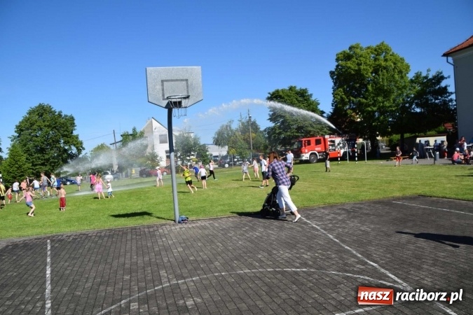 Zdjęcie w galerii na portalu naszraciborz.pl: Zespół Szkolno-Przedszkolny nr 2 po raz trzeci zorganizował piknik sportowo-rodzinny wiadomości z regionu