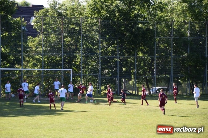 Zdjęcie w galerii na portalu naszraciborz.pl: Zespół Szkolno-Przedszkolny nr 2 po raz trzeci zorganizował piknik sportowo-rodzinny wiadomości z regionu