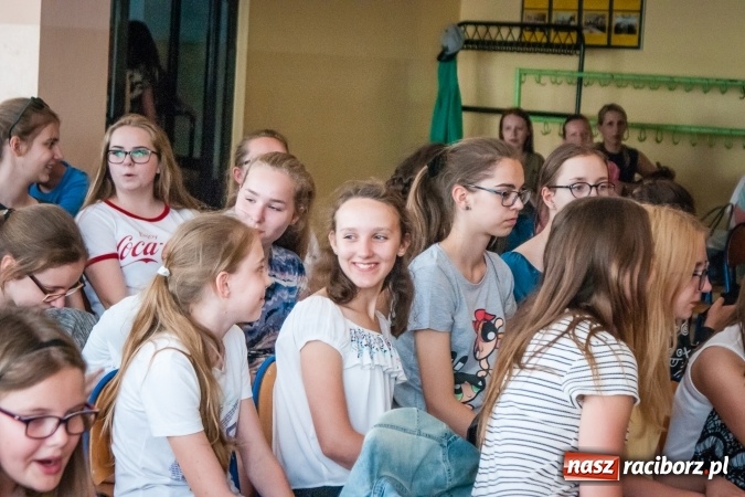 Zdjęcie w galerii na portalu naszraciborz.pl: Członkowie i sympatycy Towarzystwa Przyjaciół Dzieci spotkali się w Gimnazjum nr 3 wiadomości z regionu