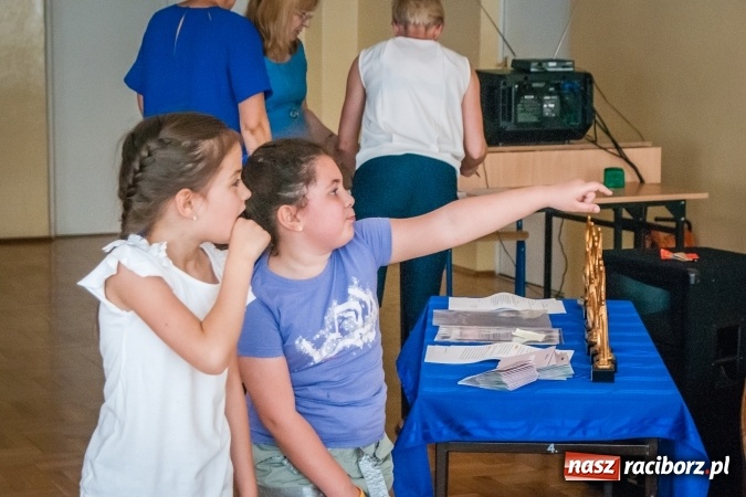 Zdjęcie w galerii na portalu naszraciborz.pl: Członkowie i sympatycy Towarzystwa Przyjaciół Dzieci spotkali się w Gimnazjum nr 3 wiadomości z regionu
