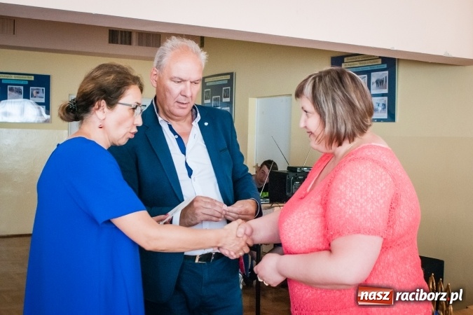 Zdjęcie w galerii na portalu naszraciborz.pl: Członkowie i sympatycy Towarzystwa Przyjaciół Dzieci spotkali się w Gimnazjum nr 3 wiadomości z regionu