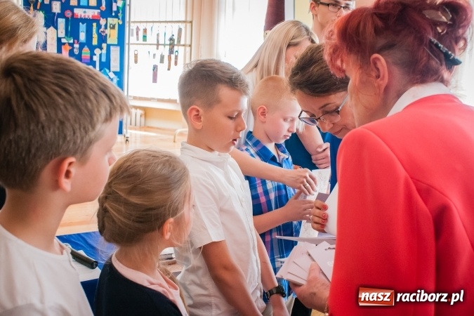 Zdjęcie w galerii na portalu naszraciborz.pl: Członkowie i sympatycy Towarzystwa Przyjaciół Dzieci spotkali się w Gimnazjum nr 3 wiadomości z regionu