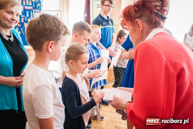 Zdjęcie w galerii na portalu naszraciborz.pl: Członkowie i sympatycy Towarzystwa Przyjaciół Dzieci spotkali się w Gimnazjum nr 3 wiadomości z regionu