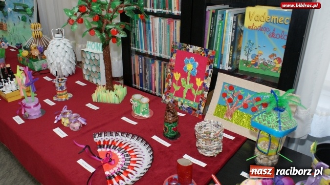 Zdjęcie w galerii na portalu naszraciborz.pl: Eko deko, czyli coś z niczego – finał V Konkursu z serii Sztuka Recyklingowa w bibliotece wiadomości z regionu