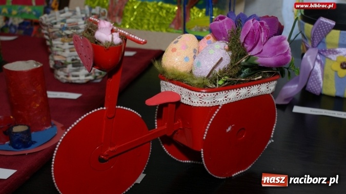 Zdjęcie w galerii na portalu naszraciborz.pl: Eko deko, czyli coś z niczego – finał V Konkursu z serii Sztuka Recyklingowa w bibliotece wiadomości z regionu