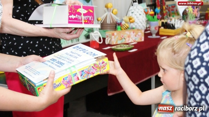 Zdjęcie w galerii na portalu naszraciborz.pl: Eko deko, czyli coś z niczego – finał V Konkursu z serii Sztuka Recyklingowa w bibliotece wiadomości z regionu