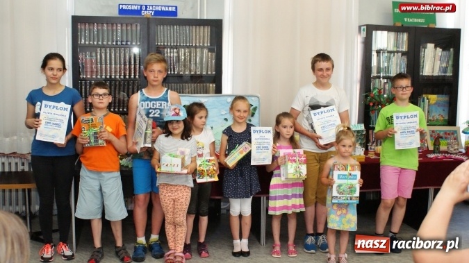 Zdjęcie w galerii na portalu naszraciborz.pl: Eko deko, czyli coś z niczego – finał V Konkursu z serii Sztuka Recyklingowa w bibliotece wiadomości z regionu