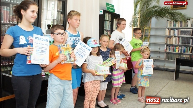 Zdjęcie w galerii na portalu naszraciborz.pl: Eko deko, czyli coś z niczego – finał V Konkursu z serii Sztuka Recyklingowa w bibliotece wiadomości z regionu