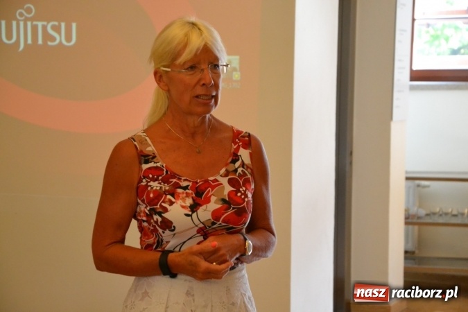 Zdjęcie w galerii na portalu naszraciborz.pl: Wernisaż wystawy rysunków Andrzeja Mleczki na Zamku Piastowskim wiadomości z regionu