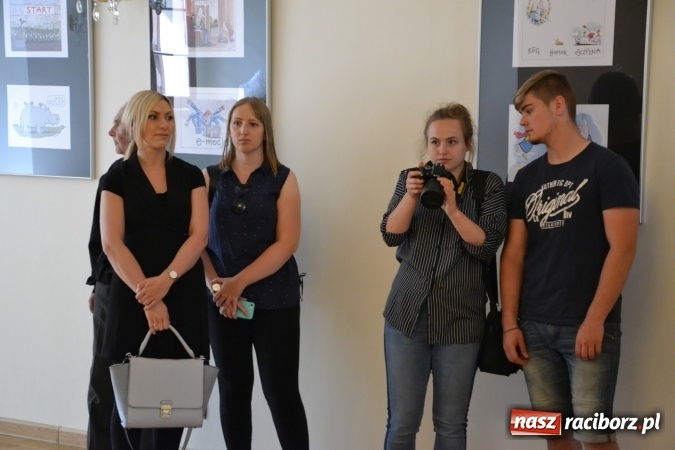 Zdjęcie w galerii na portalu naszraciborz.pl: Wernisaż wystawy rysunków Andrzeja Mleczki na Zamku Piastowskim wiadomości z regionu