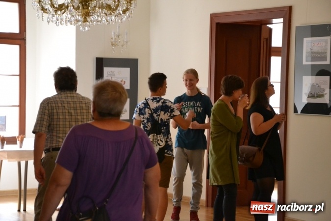 Zdjęcie w galerii na portalu naszraciborz.pl: Wernisaż wystawy rysunków Andrzeja Mleczki na Zamku Piastowskim wiadomości z regionu