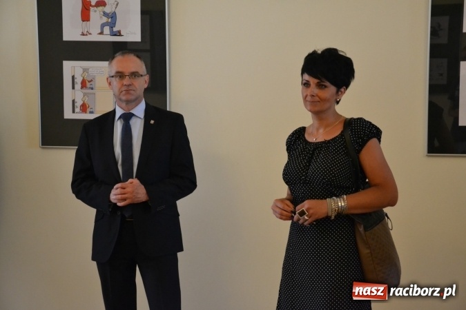 Zdjęcie w galerii na portalu naszraciborz.pl: Wernisaż wystawy rysunków Andrzeja Mleczki na Zamku Piastowskim wiadomości z regionu