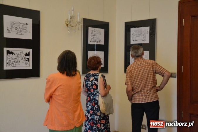 Zdjęcie w galerii na portalu naszraciborz.pl: Wernisaż wystawy rysunków Andrzeja Mleczki na Zamku Piastowskim wiadomości z regionu
