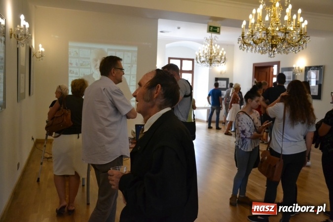 Zdjęcie w galerii na portalu naszraciborz.pl: Wernisaż wystawy rysunków Andrzeja Mleczki na Zamku Piastowskim wiadomości z regionu