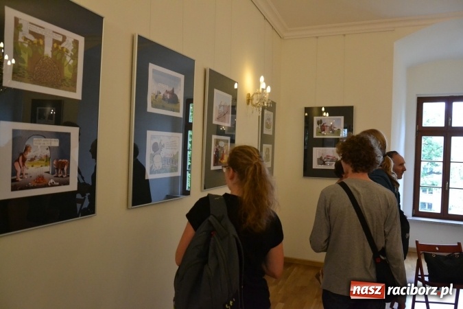 Zdjęcie w galerii na portalu naszraciborz.pl: Wernisaż wystawy rysunków Andrzeja Mleczki na Zamku Piastowskim wiadomości z regionu