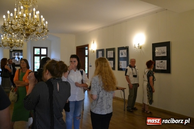 Zdjęcie w galerii na portalu naszraciborz.pl: Wernisaż wystawy rysunków Andrzeja Mleczki na Zamku Piastowskim wiadomości z regionu