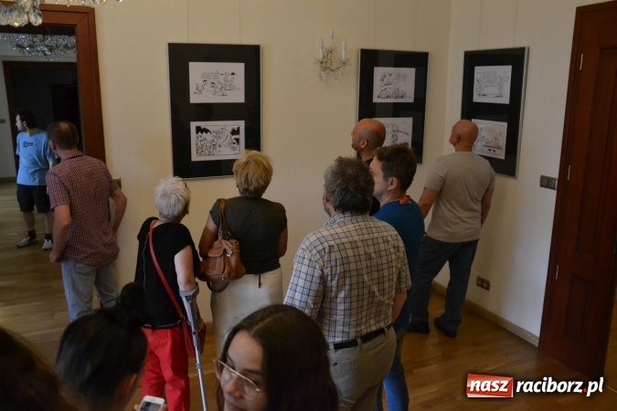 Zdjęcie w galerii na portalu naszraciborz.pl: Wernisaż wystawy rysunków Andrzeja Mleczki na Zamku Piastowskim wiadomości z regionu