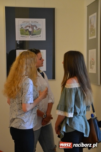 Zdjęcie w galerii na portalu naszraciborz.pl: Wernisaż wystawy rysunków Andrzeja Mleczki na Zamku Piastowskim wiadomości z regionu