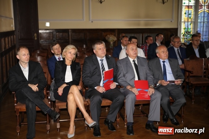 Zdjęcie w galerii na portalu naszraciborz.pl: Umowa z PEC Bytom podpisana  wiadomości z regionu