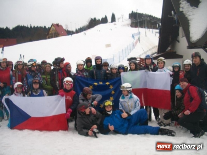Zdjęcie w galerii na portalu naszraciborz.pl: Różni, ale razem - nowy projekt szkoły w Grzegorzowicach w ramach współpracy z czeską placówką wiadomości z regionu
