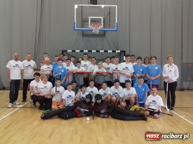 Zdjęcie w galerii na portalu naszraciborz.pl: Różni, ale razem - nowy projekt szkoły w Grzegorzowicach w ramach współpracy z czeską placówką wiadomości z regionu