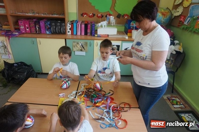 Zdjęcie w galerii na portalu naszraciborz.pl: Różni, ale razem - nowy projekt szkoły w Grzegorzowicach w ramach współpracy z czeską placówką wiadomości z regionu