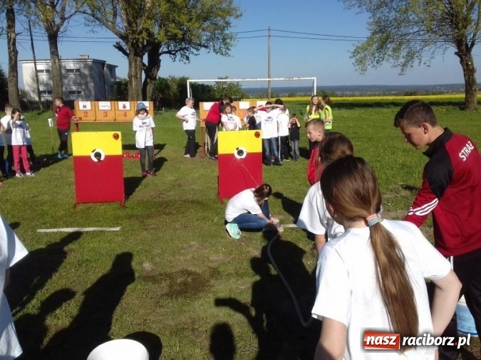 Zdjęcie w galerii na portalu naszraciborz.pl: Różni, ale razem - nowy projekt szkoły w Grzegorzowicach w ramach współpracy z czeską placówką wiadomości z regionu