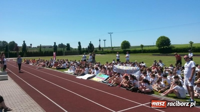 Zdjęcie w galerii na portalu naszraciborz.pl: Różni, ale razem - nowy projekt szkoły w Grzegorzowicach w ramach współpracy z czeską placówką wiadomości z regionu