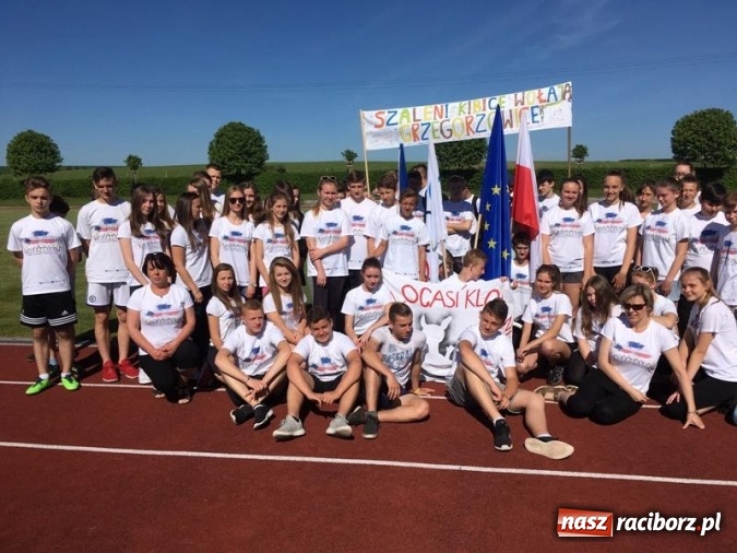 Zdjęcie w galerii na portalu naszraciborz.pl: Różni, ale razem - nowy projekt szkoły w Grzegorzowicach w ramach współpracy z czeską placówką wiadomości z regionu