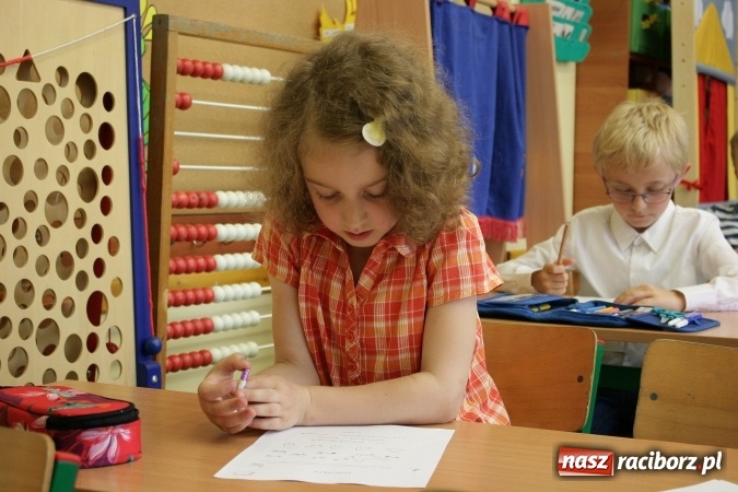 Zdjęcie w galerii na portalu naszraciborz.pl: Mistrz rozrywek umysłowych - dziewięć szkół rywalizowało w kolejnej edycji konkursu wiadomości z regionu