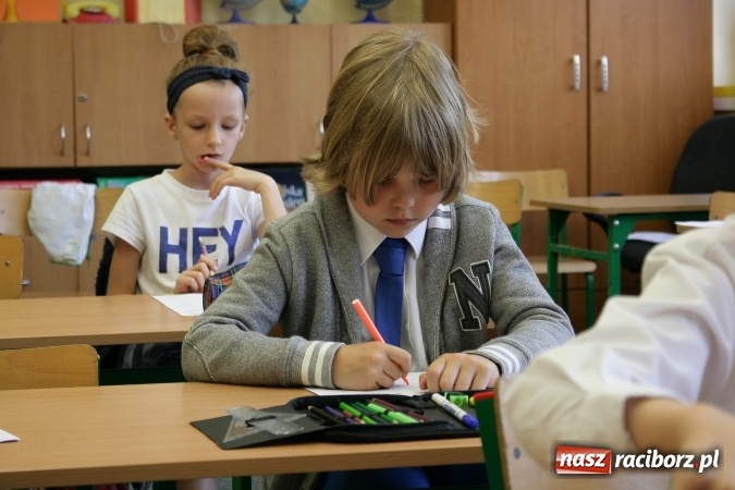 Zdjęcie w galerii na portalu naszraciborz.pl: Mistrz rozrywek umysłowych - dziewięć szkół rywalizowało w kolejnej edycji konkursu wiadomości z regionu