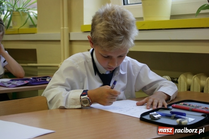 Zdjęcie w galerii na portalu naszraciborz.pl: Mistrz rozrywek umysłowych - dziewięć szkół rywalizowało w kolejnej edycji konkursu wiadomości z regionu