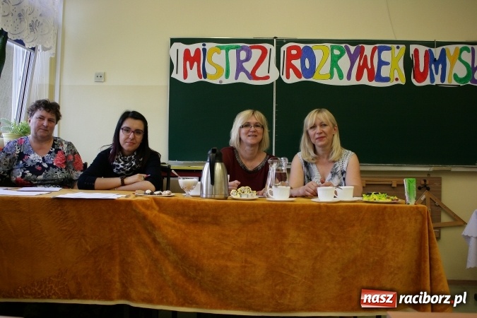 Zdjęcie w galerii na portalu naszraciborz.pl: Mistrz rozrywek umysłowych - dziewięć szkół rywalizowało w kolejnej edycji konkursu wiadomości z regionu