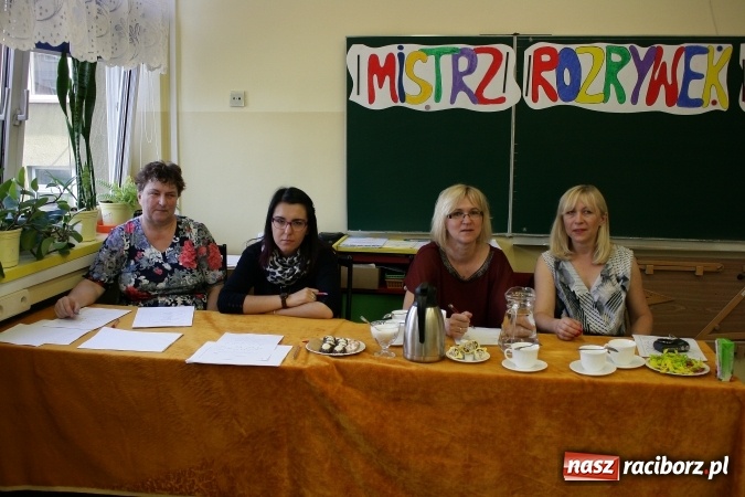 Zdjęcie w galerii na portalu naszraciborz.pl: Mistrz rozrywek umysłowych - dziewięć szkół rywalizowało w kolejnej edycji konkursu wiadomości z regionu